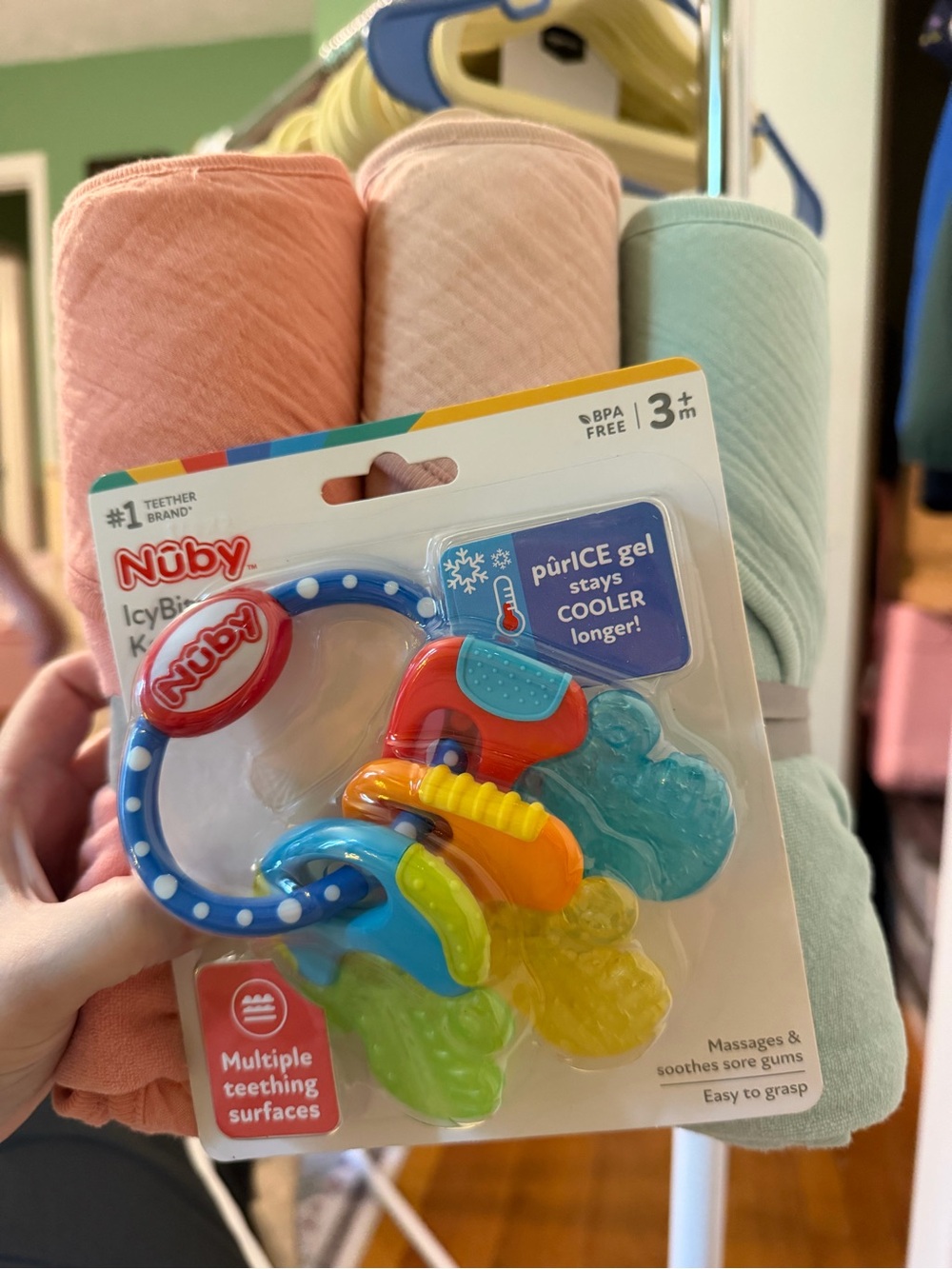 Baby Bundle - (6) Hooded towels and (1)Nuby IcyBite teether NWT